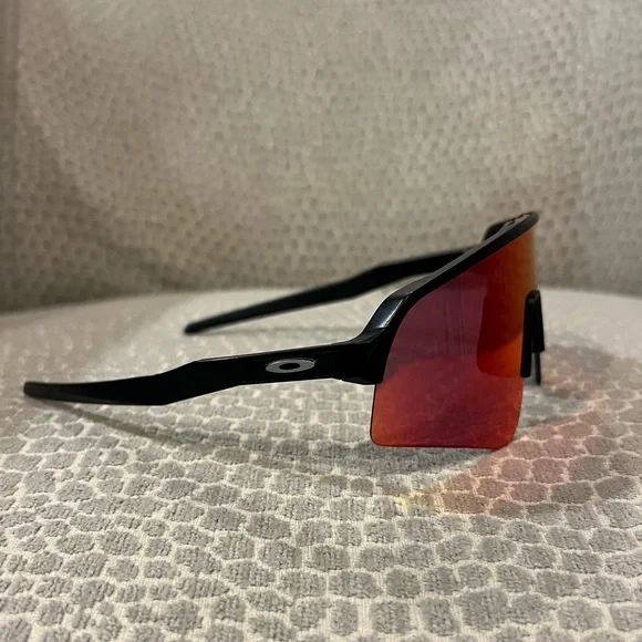 *Brand New* Oakley Sutro lite Sweep Sunglasses